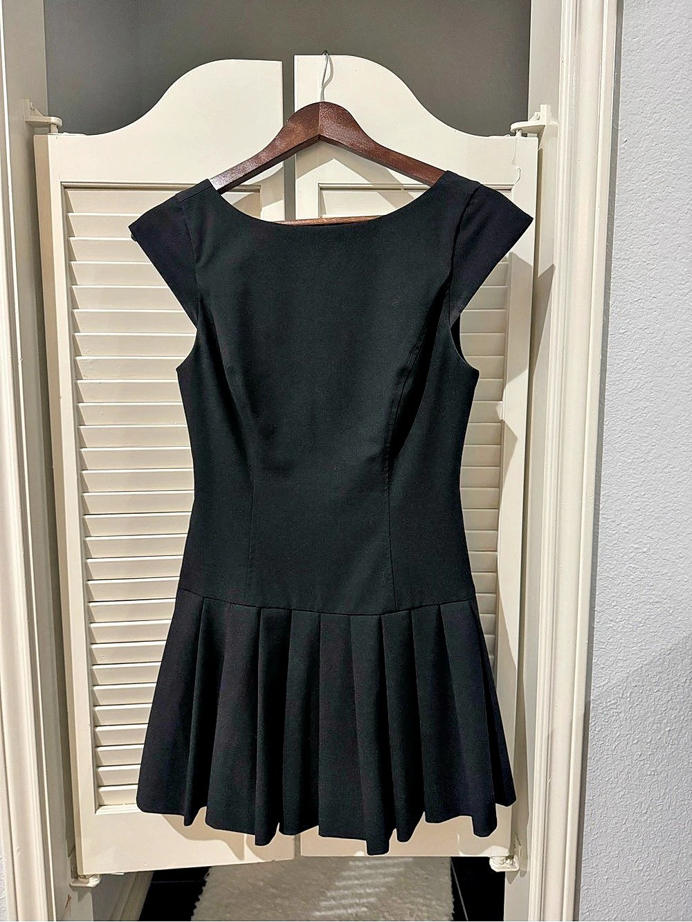 Aritzia Sunday best Pleated Dress Pleated Mini Dress in Black Like New US 4